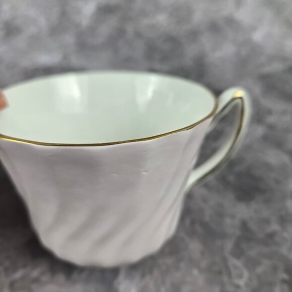 Vintage Delphine Bone China Set of 2 Pale Pink Cups & Saucers Gold Trim Accents - Picture 13 of 16